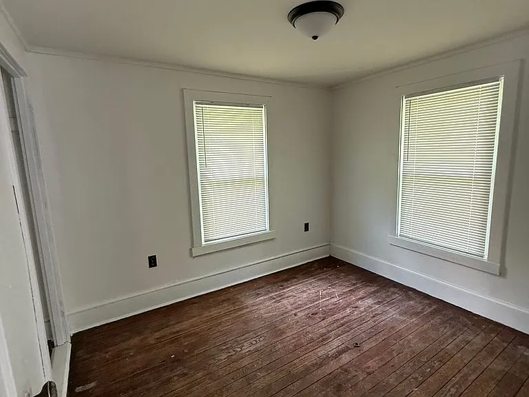 1335 Edenville Rd — Photo 2