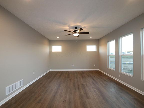 3rd image of 1112 Quarry Oak Dr