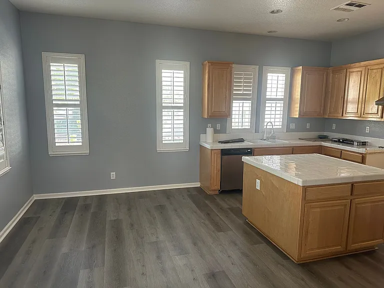 9393 Vintner Cir — Photo 8