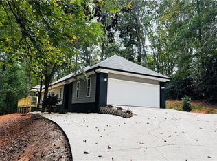 77 Lakeview Ct, Jefferson, GA 30549