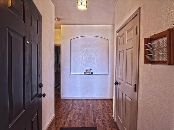 4th image of 809 Kentucky Derby Ln