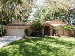 1403 Waterwood Dr, Lutz, FL 33559