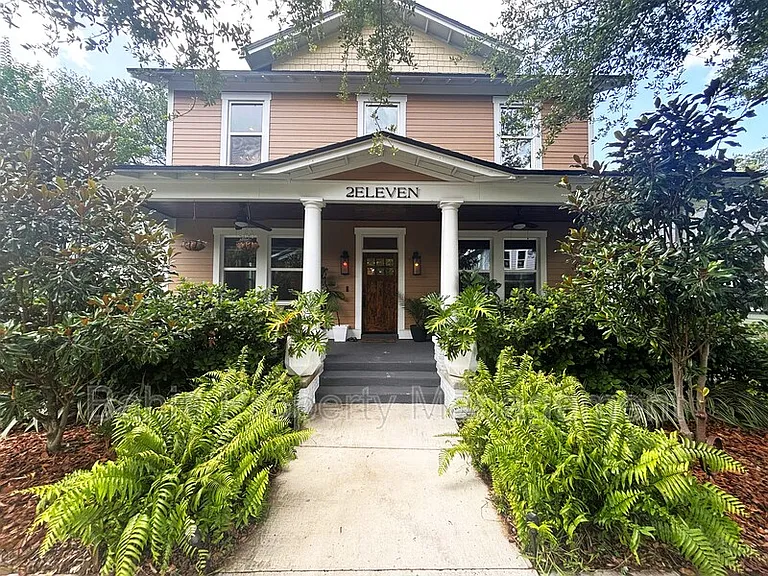 211 E Adalee St — Photo 1