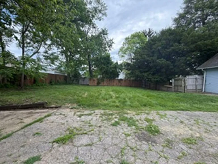 875 Harrison Ave — Photo 14