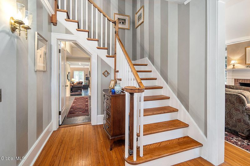 4th image of 1630 New Scotland Road