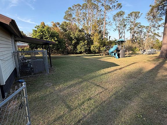 5th image of 1004 Letitia Ave N