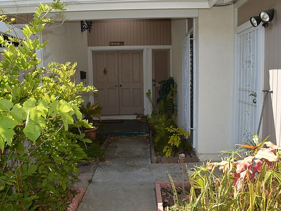 3rd image of 651 Windsor Cir