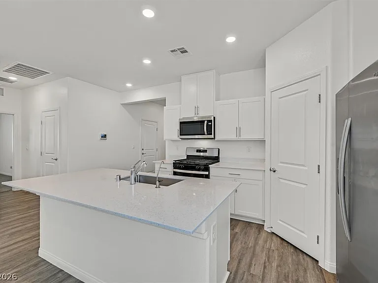 7451 Mason Springs Ave — Photo 8