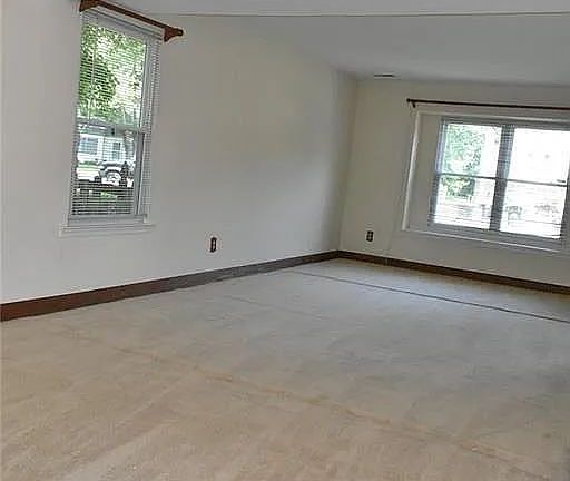2nd image of 10 Alton Ct #11J081-01-23