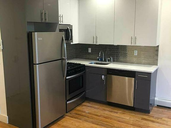 3rd image of 736 Washington Ave Suite 2F