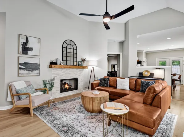 303 Oxmoor Pl, Birmingham, AL 35211