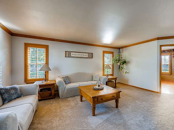 3rd image of 1470 Ashwood Dr