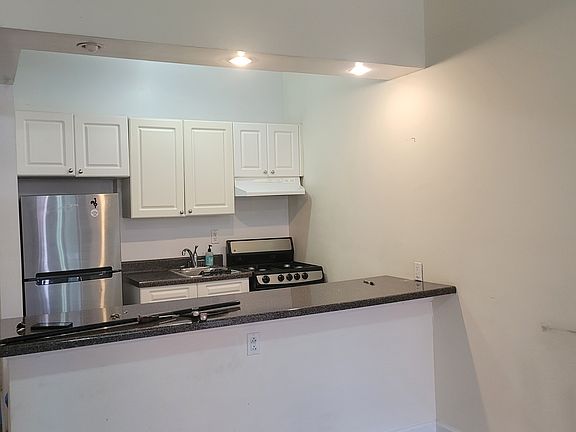 5th image of 505 Columbus Ave #3G