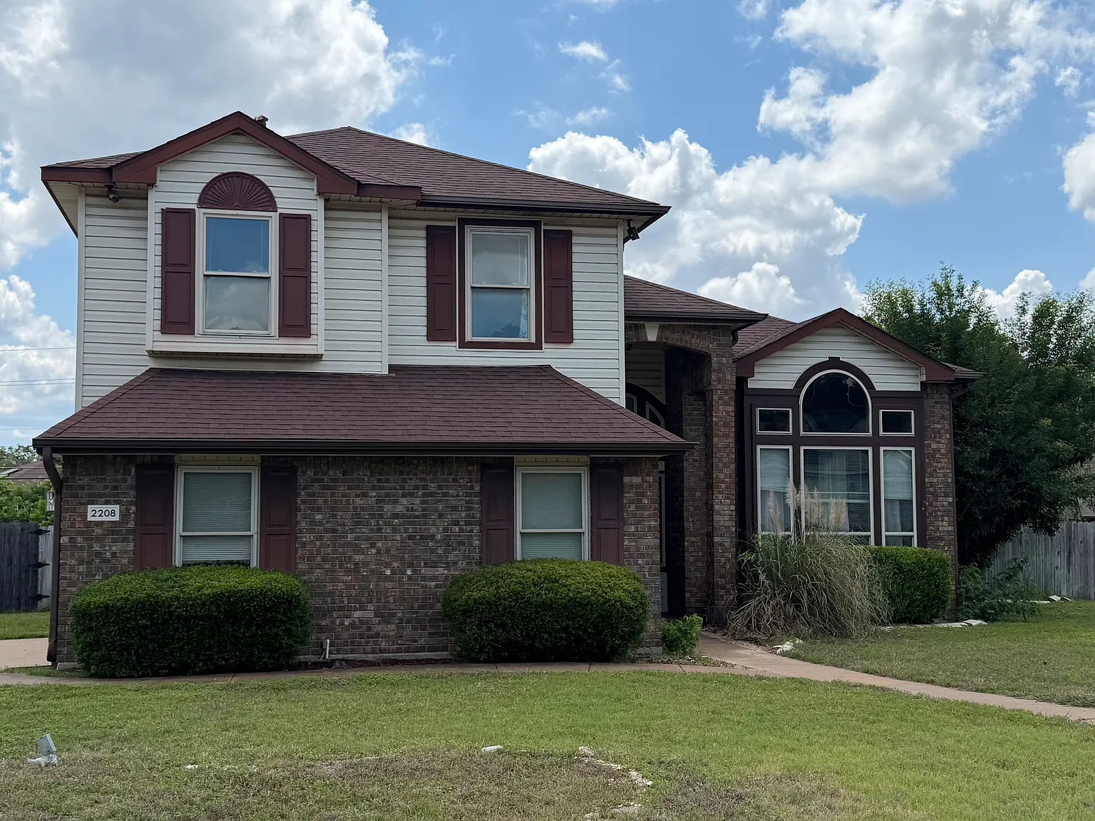 3 bed, 1894 sqft, $1,645 — Photo 2