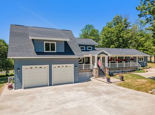 2719 Grant Siding Rd, Cheboygan, MI 49721