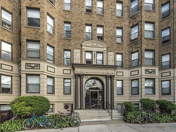 2nd image of 1144 Commonwealth Ave #29