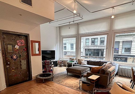 5th image of 43 E 20th St #2S