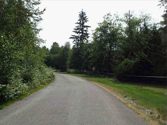 Exterior Neighborhood (street photo)