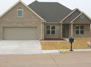 1010 Corbin Dr, Burkburnett, TX 76354