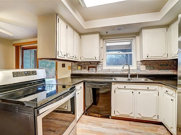 4th image of 4328 Skylark Dr