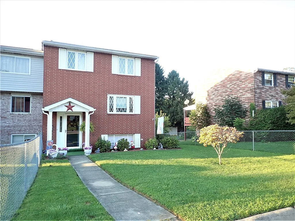 228 Jefferson Ave photo 1