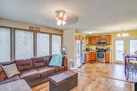 5th image of 118 Country Hill Ct