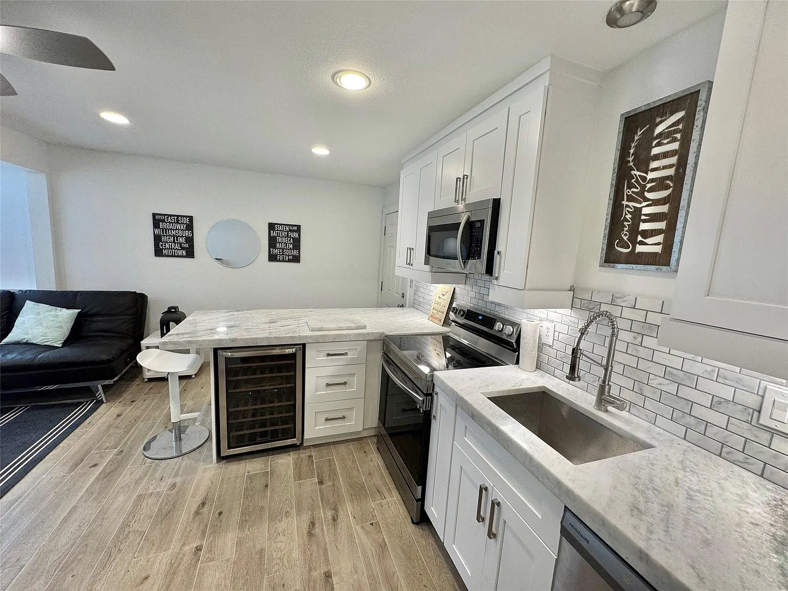 1 bed, 1.0 bath, 575 sqft, $1,295 — Photo 3