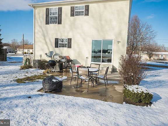 5th image of 22963 Westview Dr