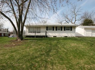 30 Oak Ridge Dr, Decatur, IL 62521