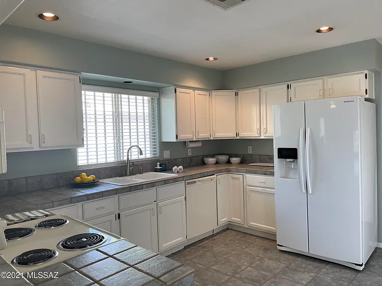 3911 N Vine Tree Pl — Photo 7