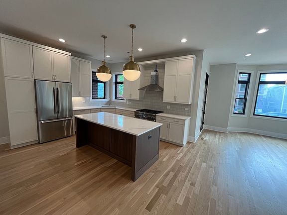 2nd image of 1757 W Le Moyne St #1W
