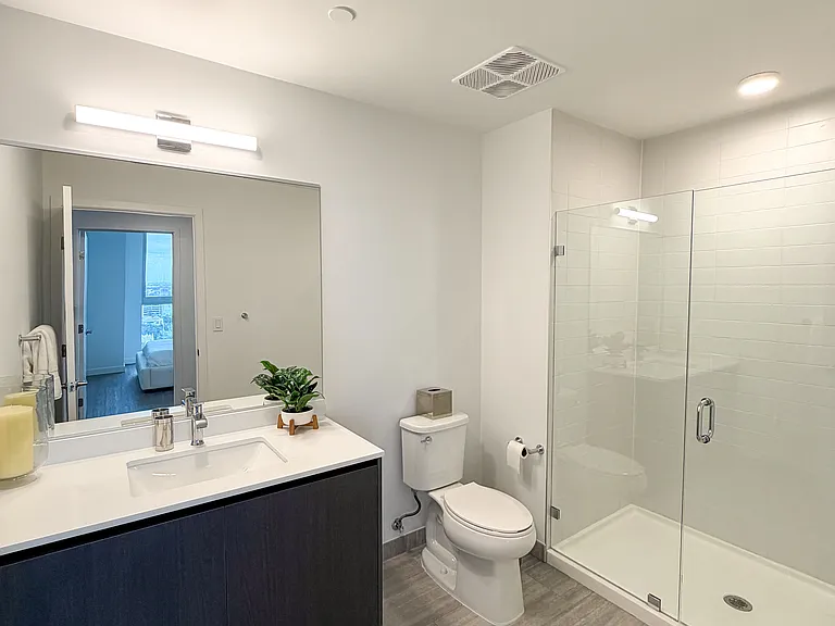 275 NE 18th St #1 — Photo 5