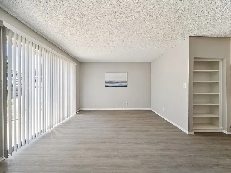 Cedar Park Apartments — Photo 20