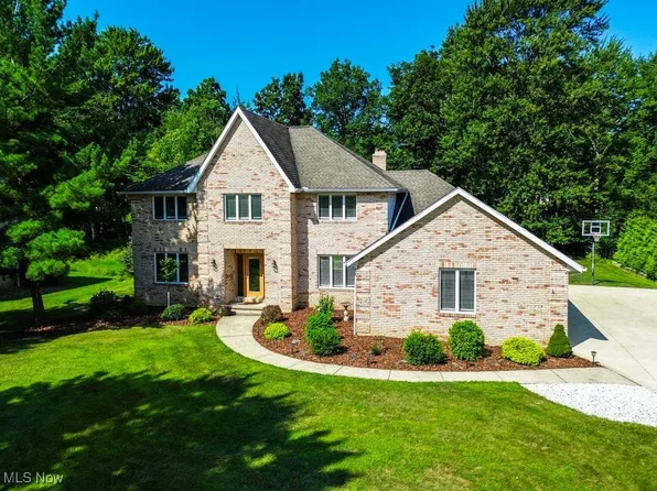 9762 Forge Dr, Brecksville, OH 44141