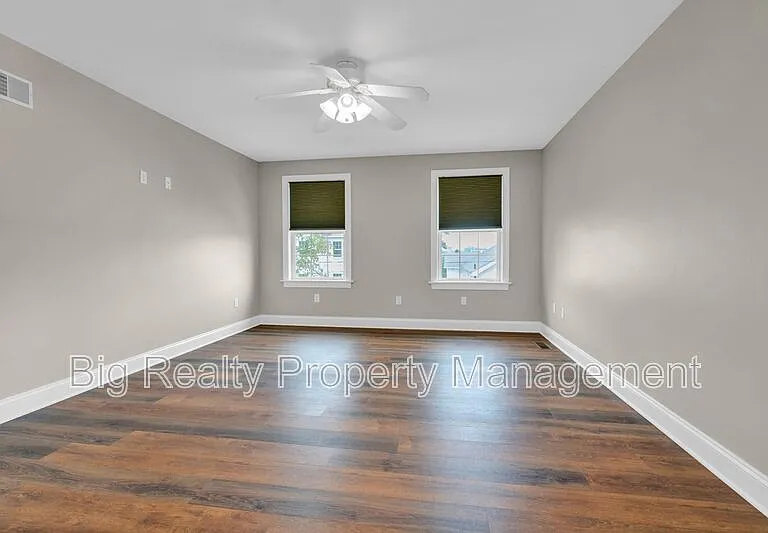 364 Prospect St — Photo 38