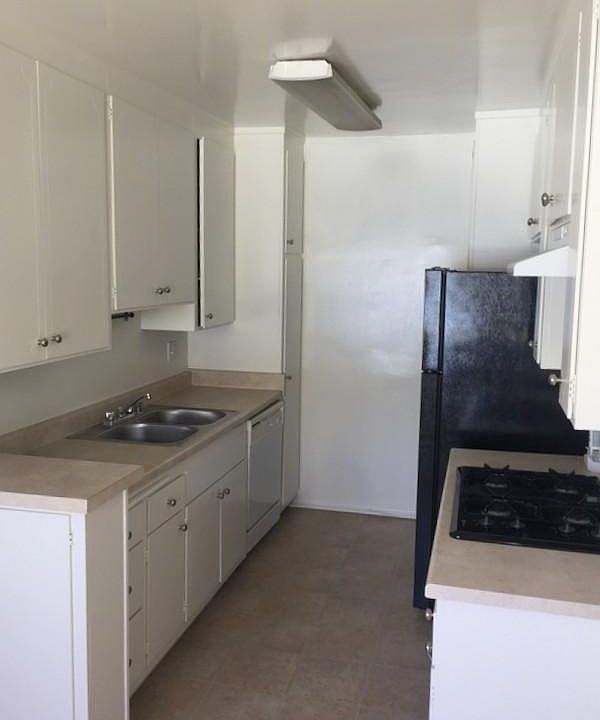 2nd image of 10856 Rose Ave APT 104