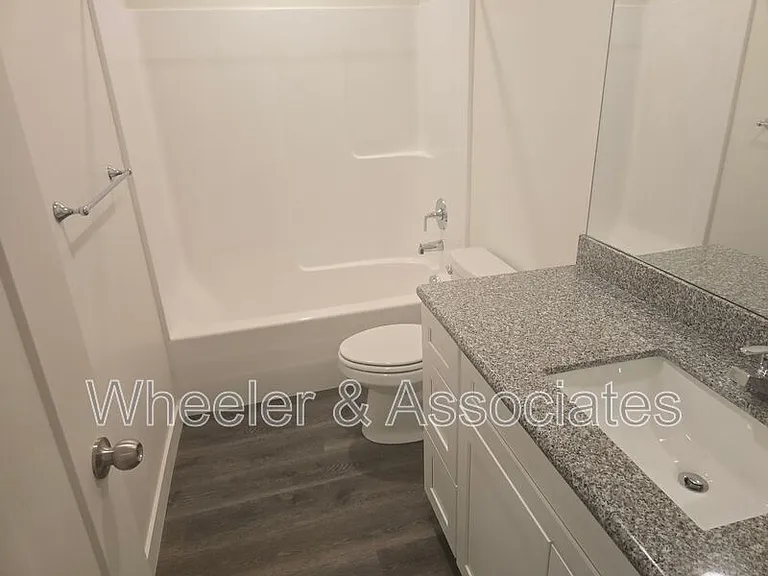 452 W 1080 S — Photo 15