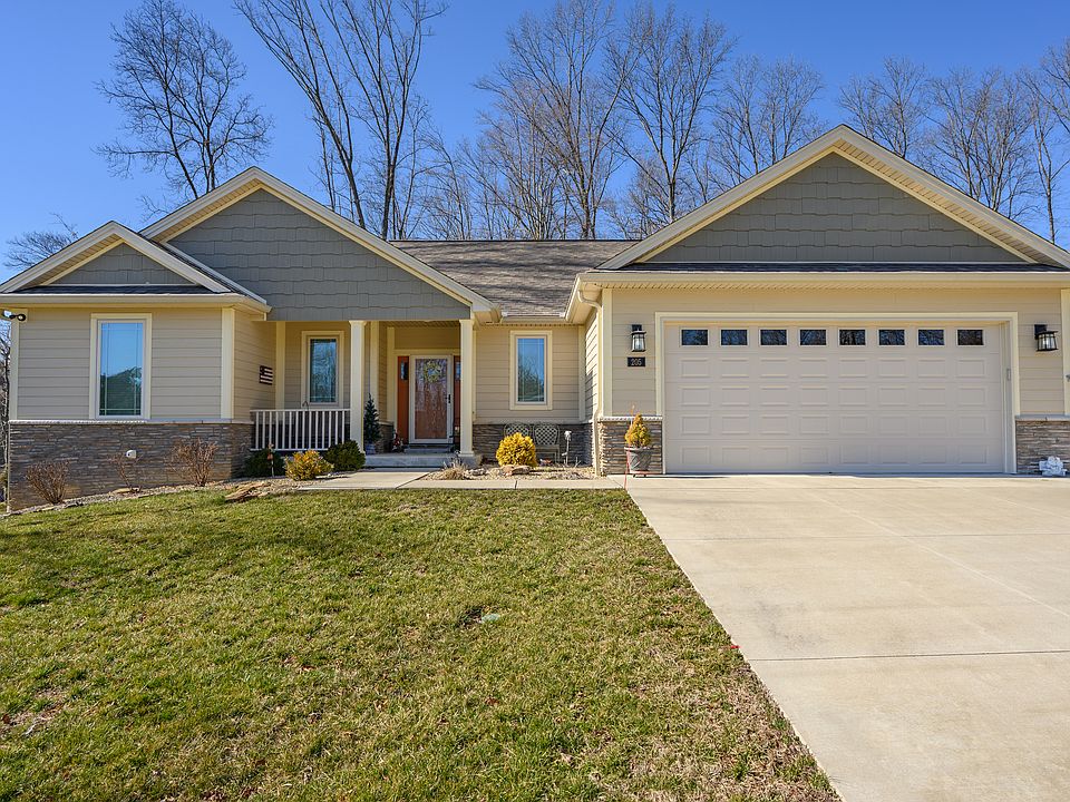 1st image of 205 Pine Hills Dr