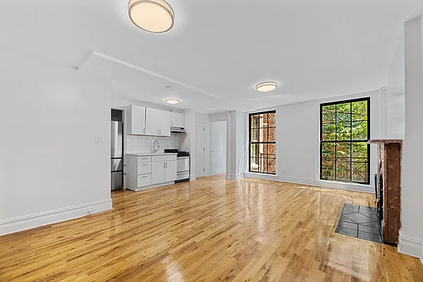 Rented by REAL New York | media 5