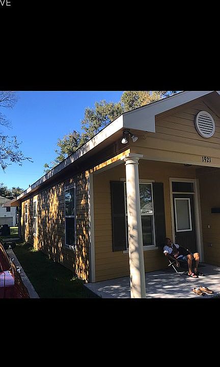 2nd image of 1921 Thomas Blvd
