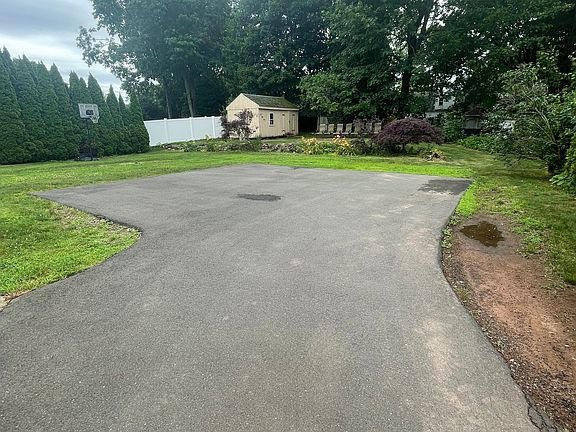 4th image of 58 Knob Hill Dr
