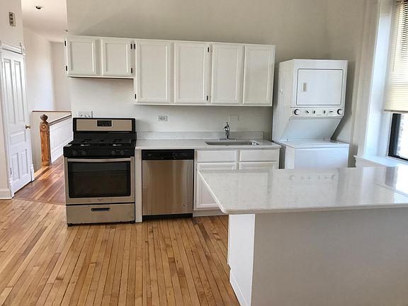 3rd image of 1351 N Greenview Ave #4