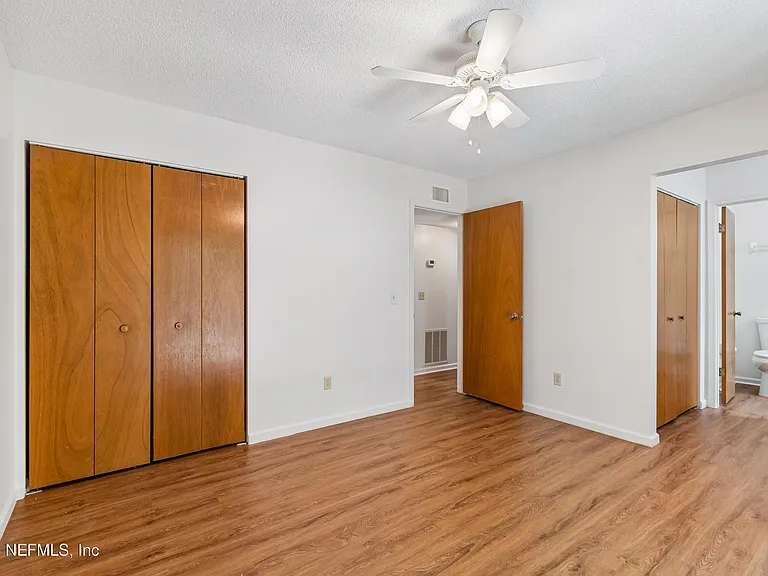 702 Meadowbrook Dr #2 — Photo 10