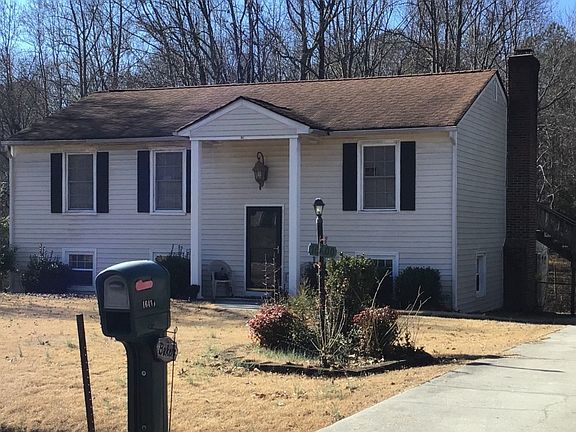 2nd image of 16400 Chinook Dr