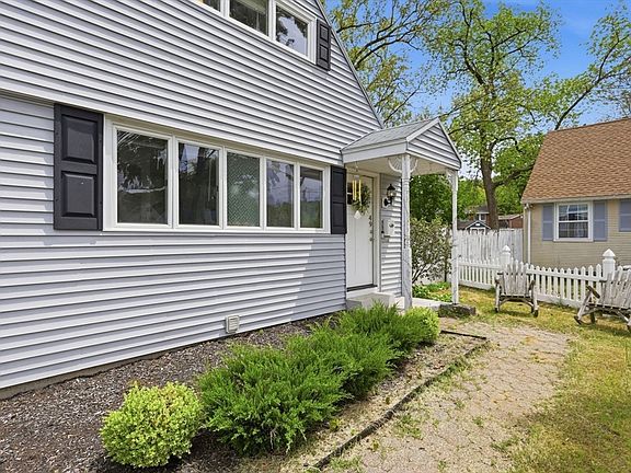 4th image of 49 Canterbury Rd