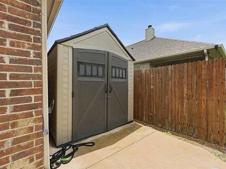 453 Rockaway Dr — Photo 18