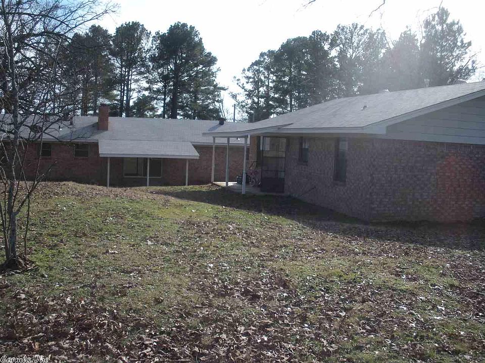2nd image of 129 Live Oak Dr