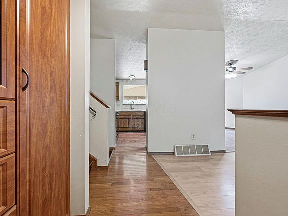 5th image of 1339 Crestview St