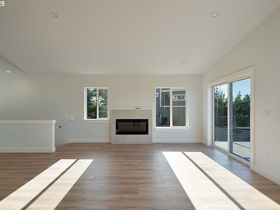 5th image of 110 Crescent St