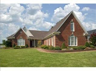 1019 Crosswinds Cv, Collierville, TN 38017